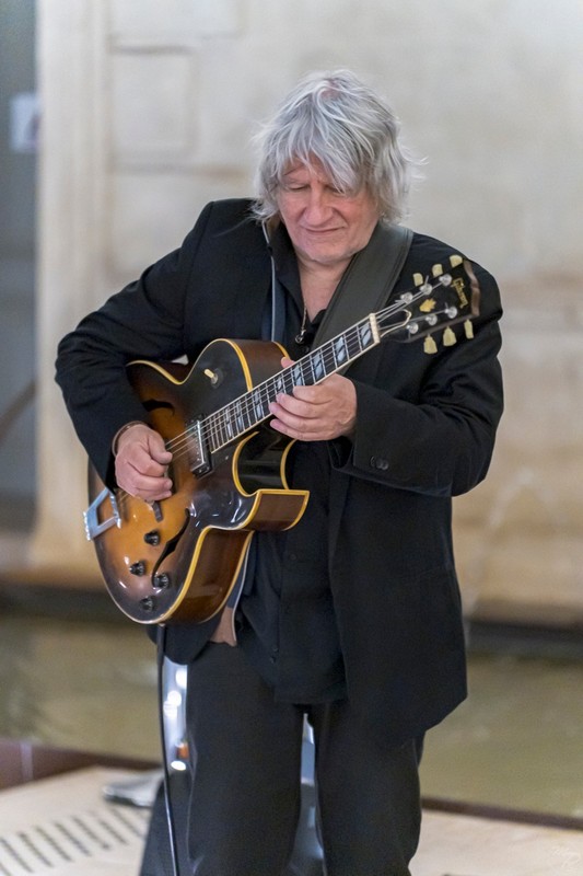 Claude basso 1024